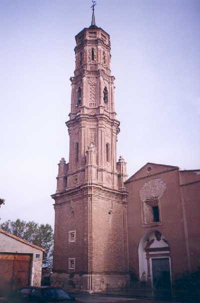 Fotografía de la Iglesia de Lécera con su magnífica torre mudéjar